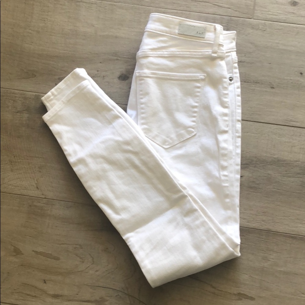 Like new white A&F skinny jeans size 25/0